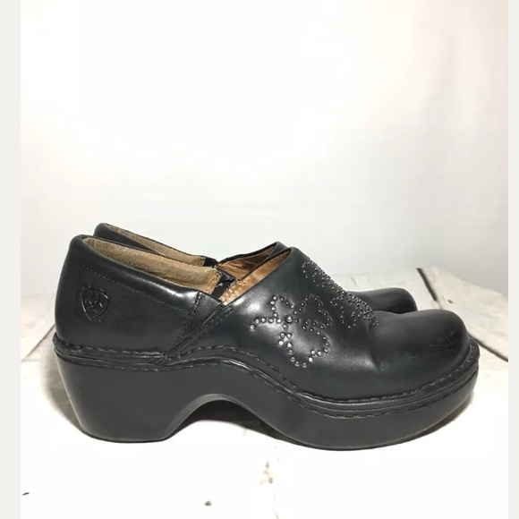 ariat nursing shoes